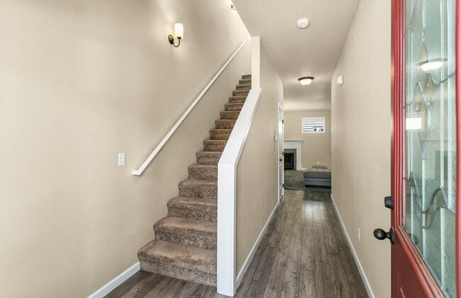 Building Photo - 2833 25th Ave