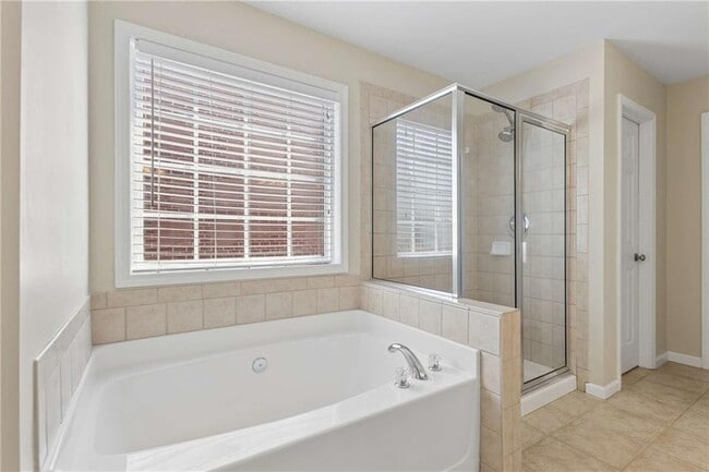 Building Photo - 1304 Kirkwood Ln