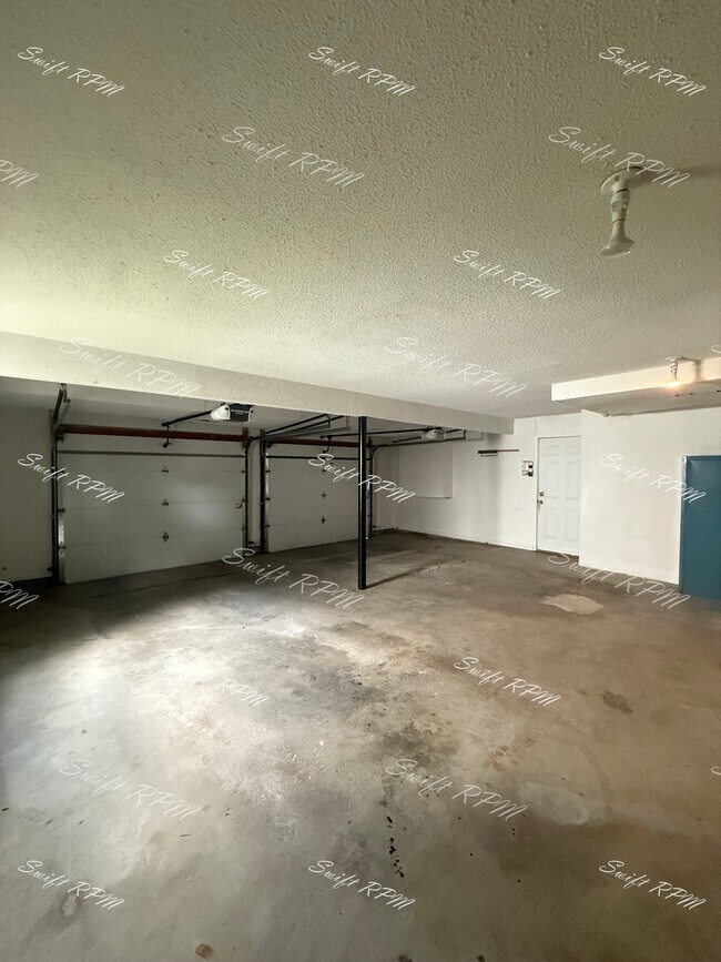 Building Photo - 1626 E Sheridan Bridge Ln