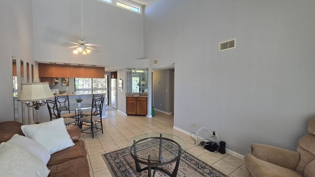 Building Photo - Furnished 2-Bed 2- Bath Condo