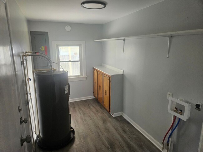 Building Photo - 309 Bratton Ave