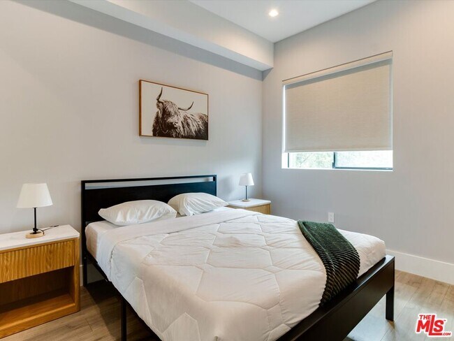 Building Photo - 4830 Pickford St