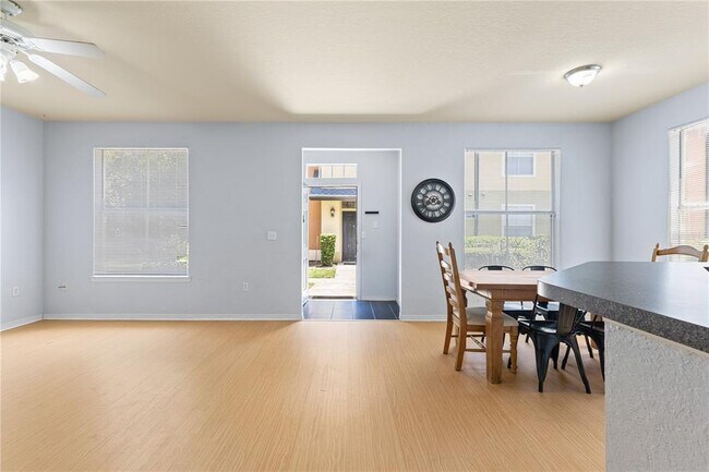 Building Photo - 6017 Westgate Dr