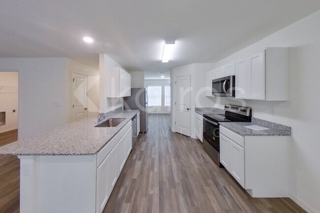 Building Photo - 1148 Vinita Ave