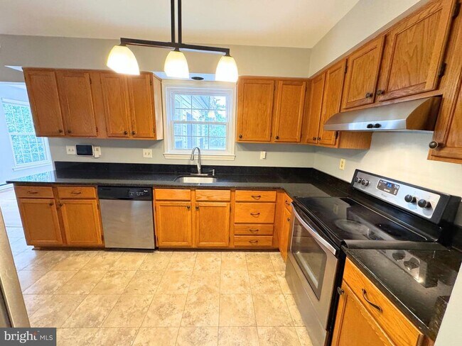 Building Photo - 3063 Schubert Dr