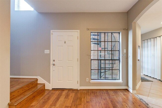 Building Photo - 225 Asbury-