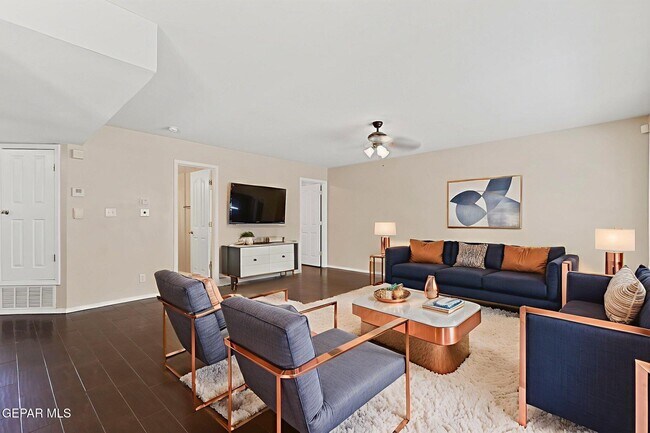 Building Photo - 527 Longleaf Pl