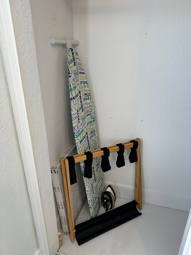 Building Photo - 1205 SW 146th Ct