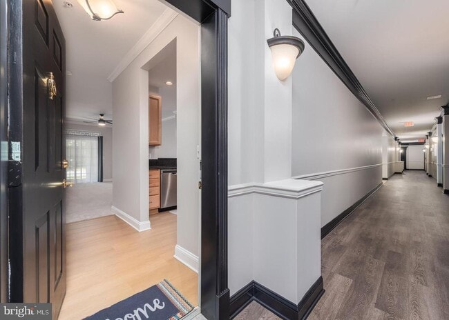 Building Photo - 5800 Clipper Ln