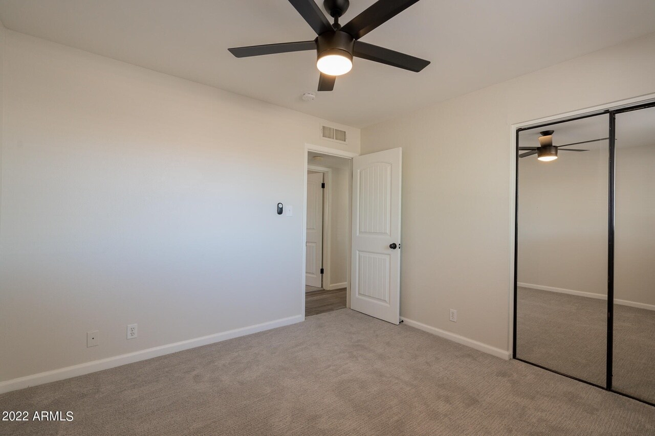 Building Photo - 822 W 18th St