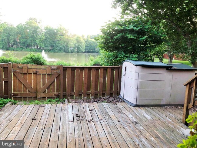 Building Photo - 7109 Captains Cove Ct