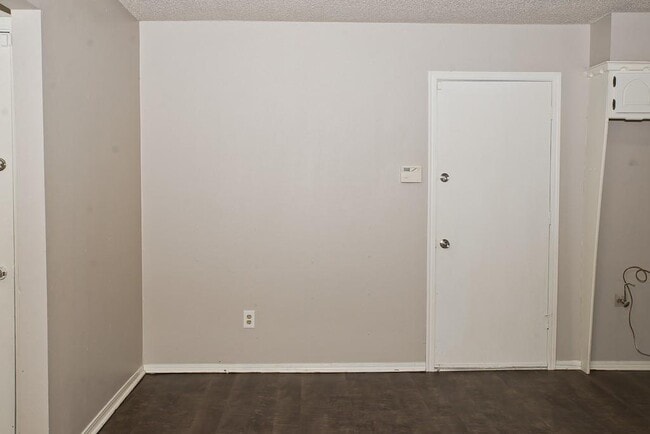 Building Photo - 3208 SE 56th St