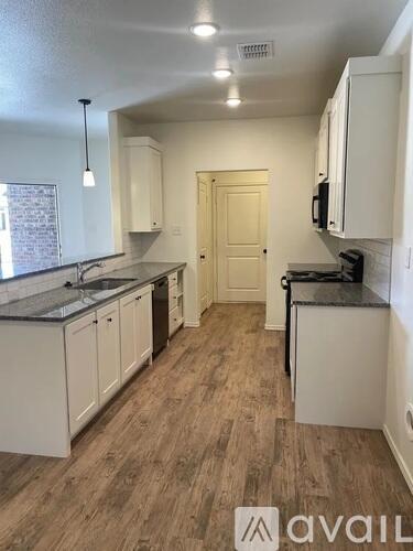 Building Photo - 5542 Kemper St