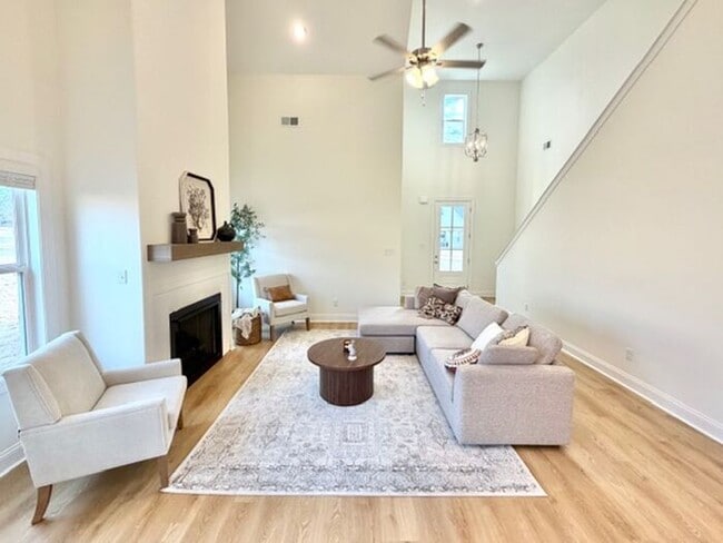 Building Photo - Now Leasing a Brand New 4-bedroom 2.5 bath + an office home in Olive Branch- Five Minutes from Me...