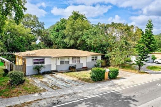 Building Photo - 1350 NE 149th St