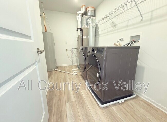 Building Photo - 1135 White Oak Cir