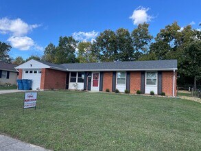 Building Photo - 4 Bedroom Home in Huber Heights