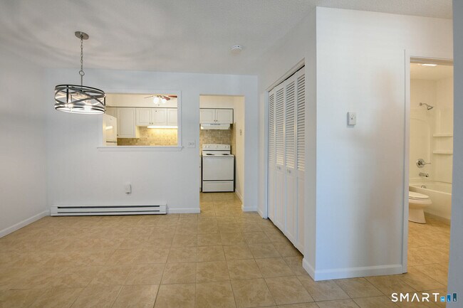 Building Photo - 2 Hamre Ln