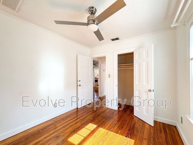 Building Photo - 931 Shine Ave