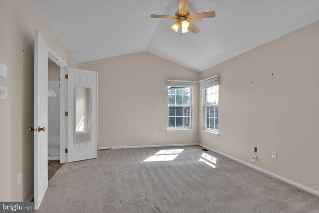 Building Photo - 751 Chanticleer