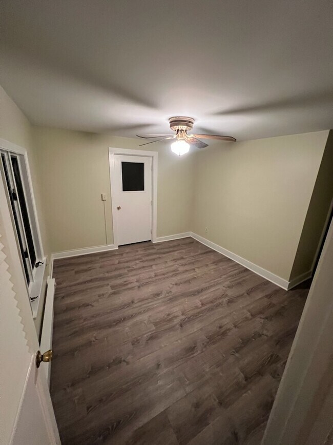 Building Photo - Minerva 8 plex