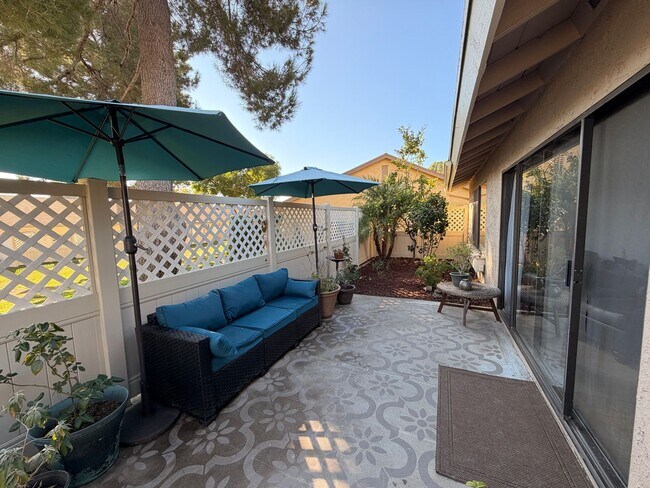 Building Photo - Updated Amalfi model with great patio too