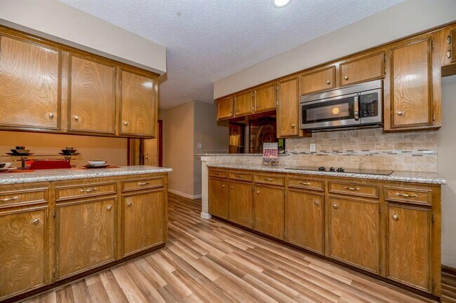 Building Photo - 2710 Yorktown Dr