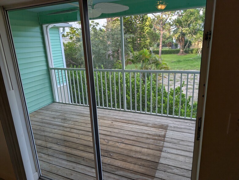 Building Photo - 3625 Riviera Cir