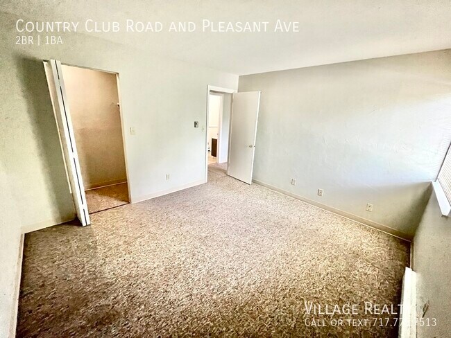Building Photo - 607 Country Club Rd