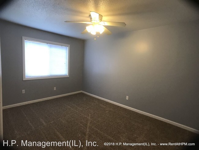 Building Photo - 1144 University Dr