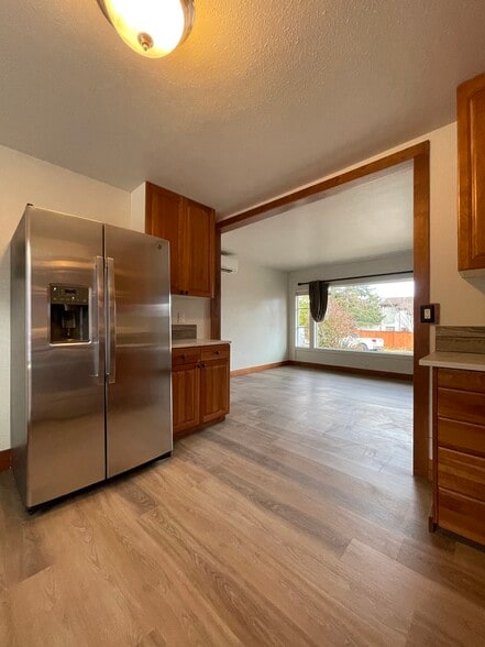 Building Photo - 1204 W Story St