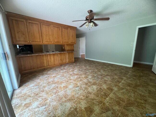 Building Photo - 4718 Rutledge Dr NW