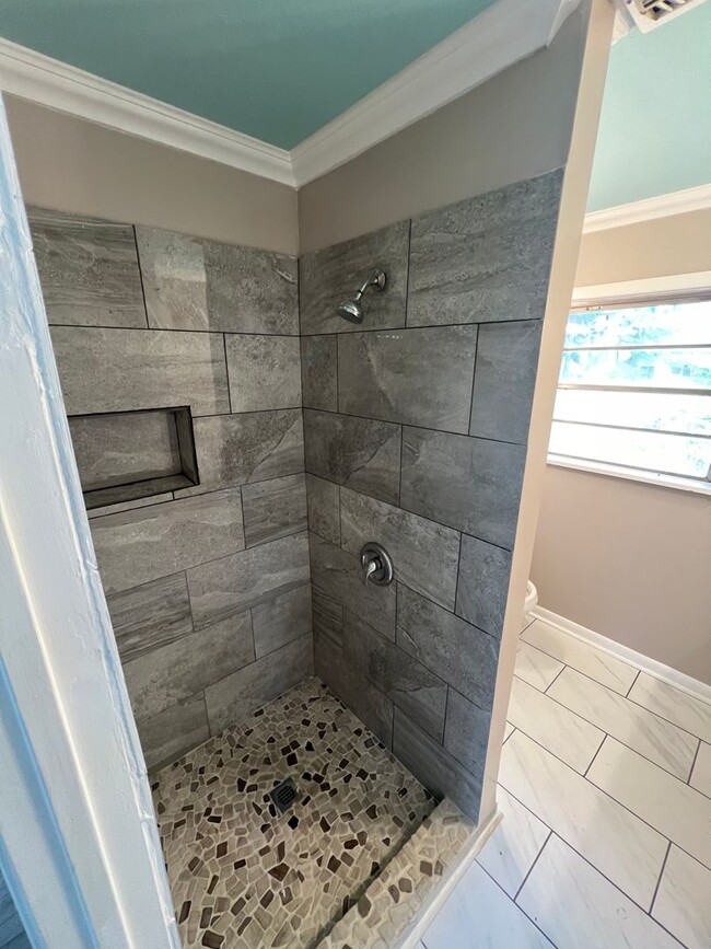 Building Photo - 1875 S Brookwood Dr