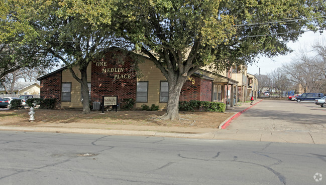 Building Photo - Medlin Place Apartments