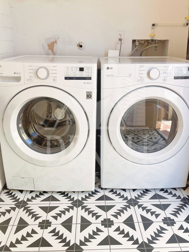 Building Photo - 6026 N 79th St