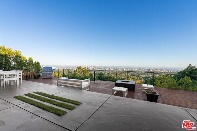 Building Photo - 10134 Angelo View Dr