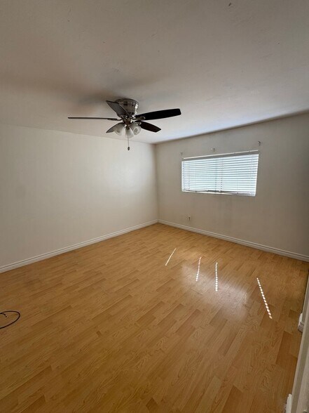 Building Photo - 13607 Charlemagne Ave