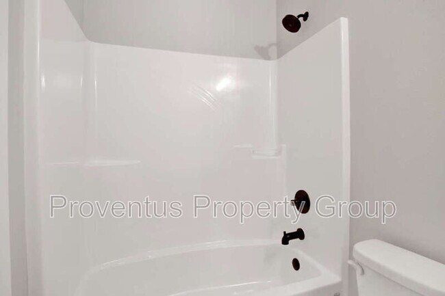 Building Photo - 1020 N D St