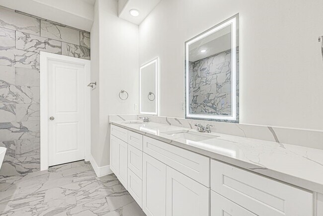 Building Photo - 6719 St Augustine St