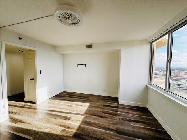 Building Photo - 3525 Sage Rd