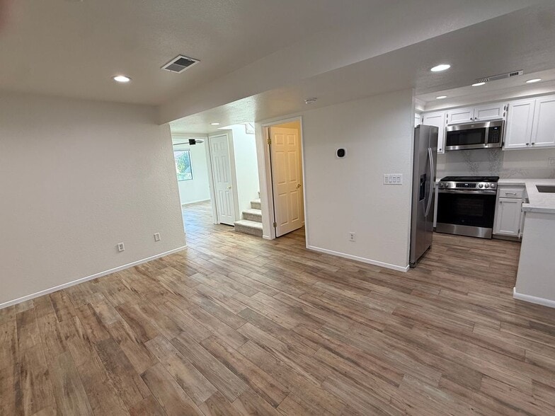 Building Photo - 43334 32nd St W