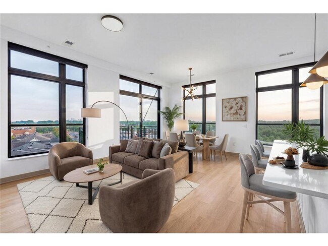 Building Photo - 640 Wisconsin Ave N