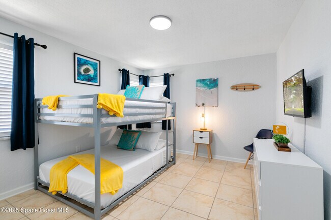 Building Photo - 1029 Park Dr