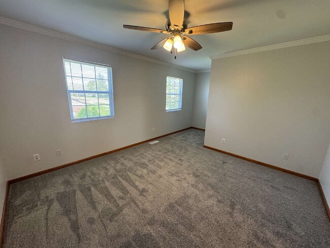 Building Photo - 2 BD/1.5 B at Windsor Court Townhomes in Ottawa IL! 1405 Windsor Court