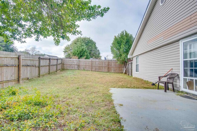 Building Photo - 2005 Tujaques Pl