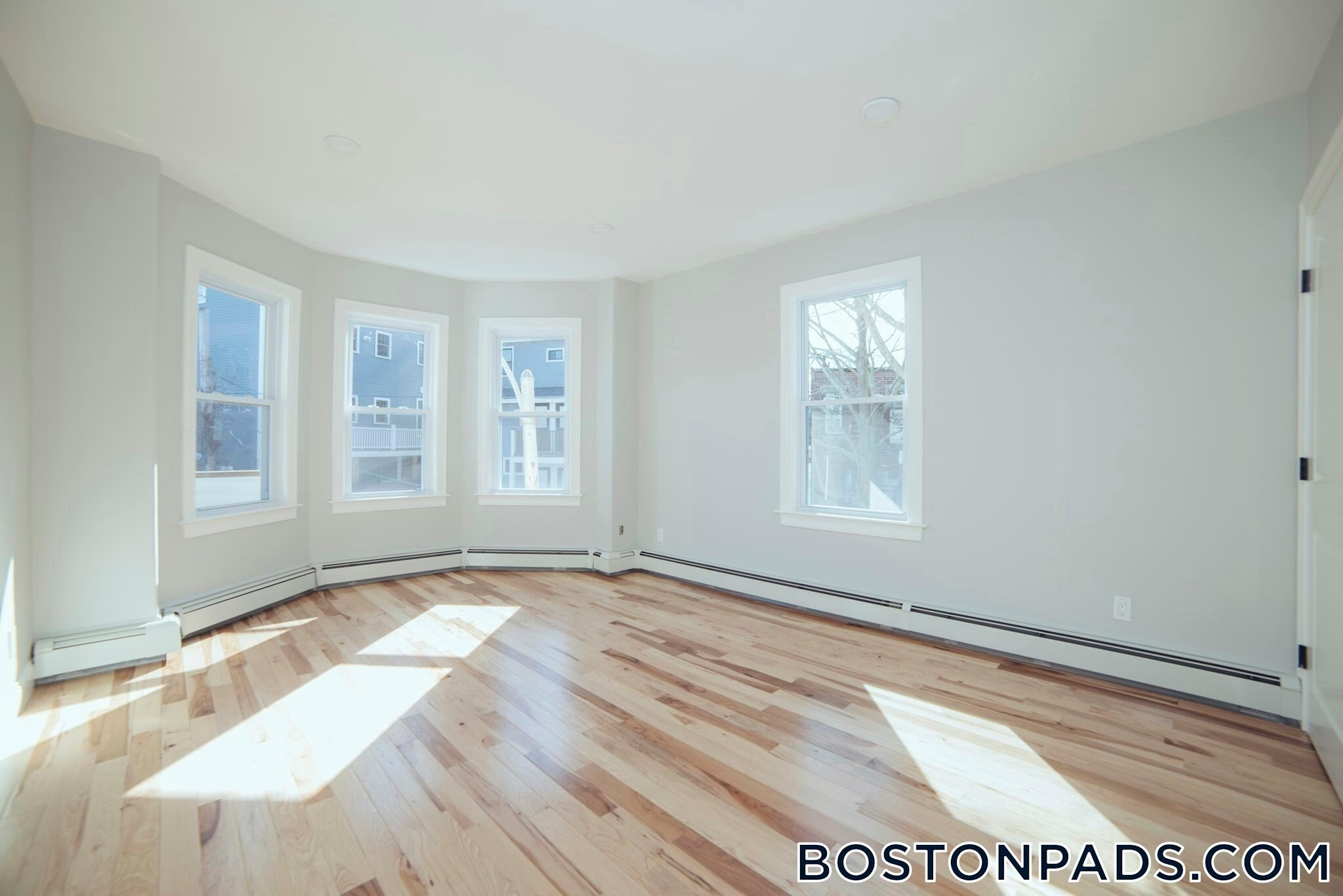 Building Photo - 10 Duffley Ct