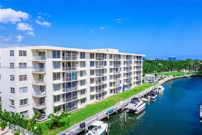 Primary Photo - 1750 NE 115th St