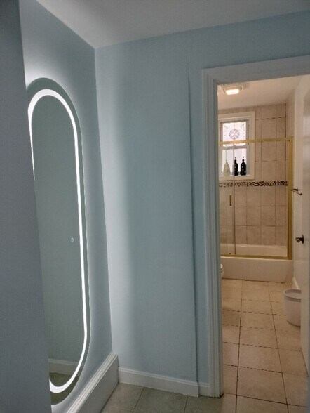 Building Photo - 56 Park Vale Ave