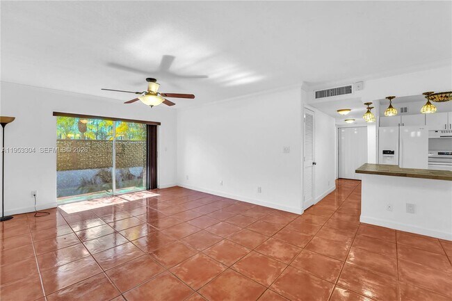 Building Photo - 13720 SW 90th Ave