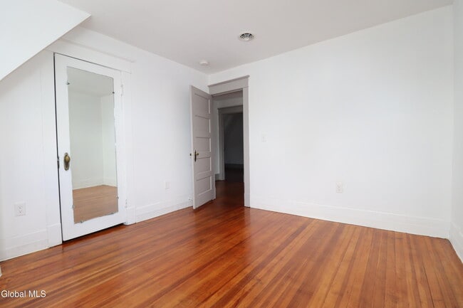 Building Photo - 442 Plymouth Ave